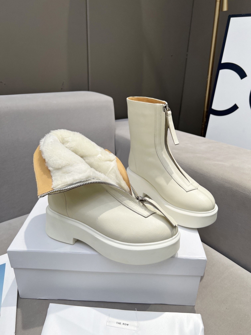 The R0w boots